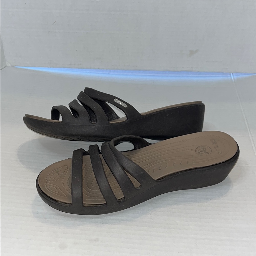 Crocs-8- Brown &Tan-Rhonda- Comfort Wedge, Sandals, Slip-On Slides.